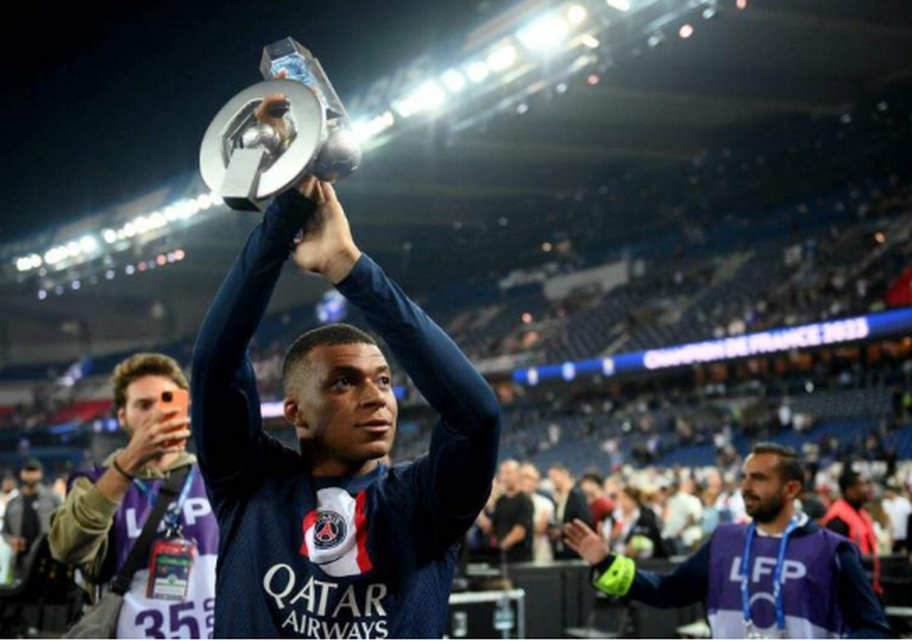 大巴黎失利无碍球星姆巴佩卫冕法甲金靴奖 巴黎圣日耳曼虽然在最后一