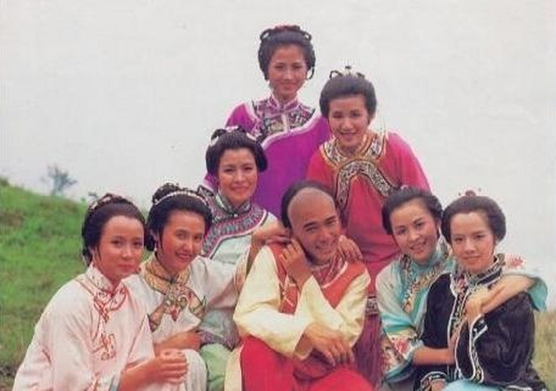 鹿鼎记》,由台湾演员李小飞出演韦小宝,周绍栋出演康熙,由于梁朝伟版