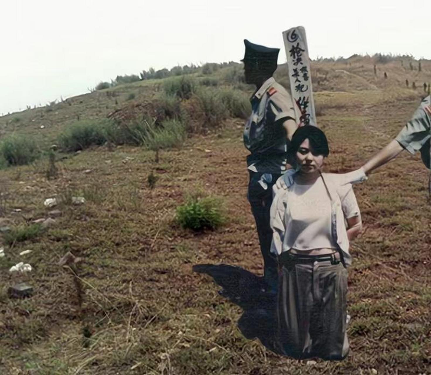 1993年,人称"中国最美女死刑犯"任雪被枪决的照片.