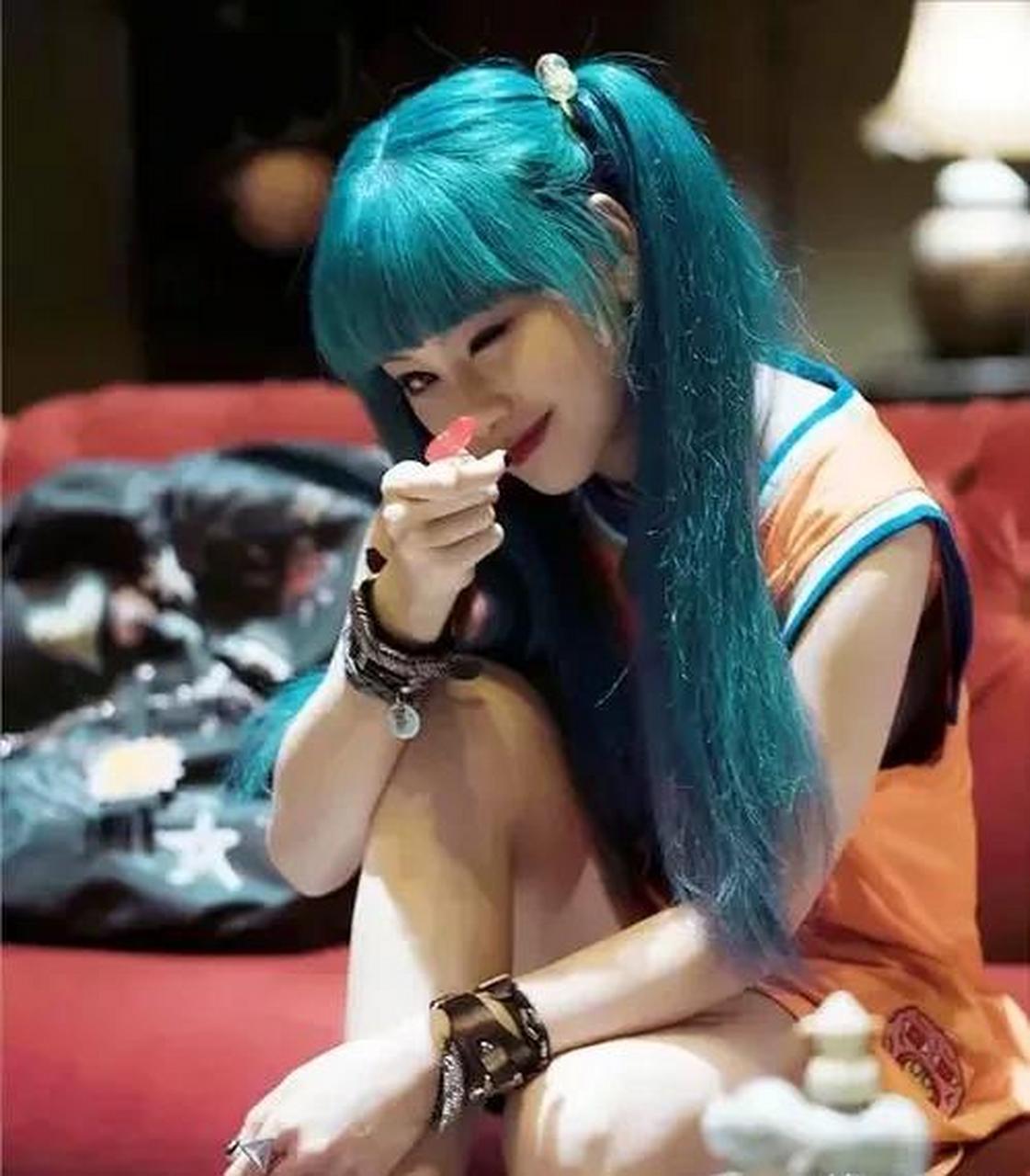 gif创作人# 尚语贤《唐探3》出场四分钟,片 酬300万,如此高的片酬