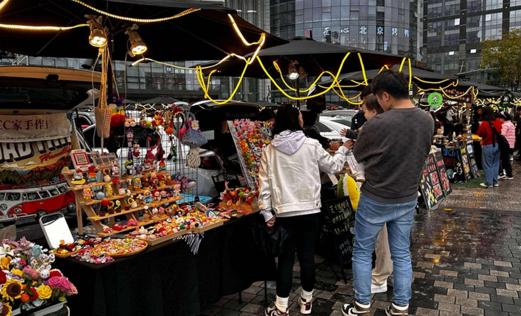 【重庆两江新区】也有"后备箱集市"啦!