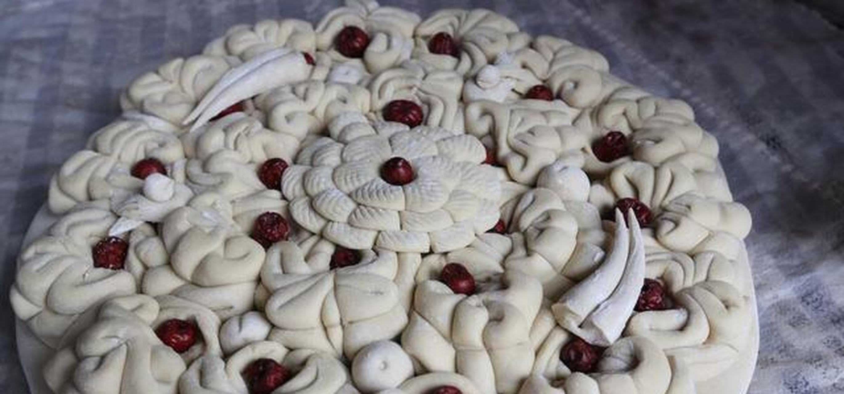 花糕是第一道好吃又好看的面食,年夜饭上一定要有,寓意好,象征步步