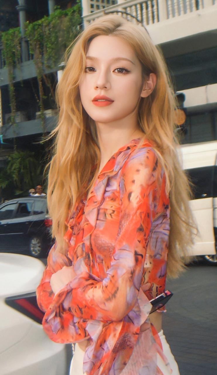 金发气质女神傅冬暖