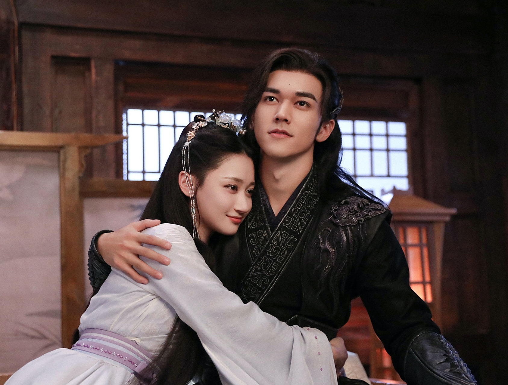 陈星旭,李兰迪,陈牧驰,何宣林,周历杰等主演的《星落凝成糖》是一部