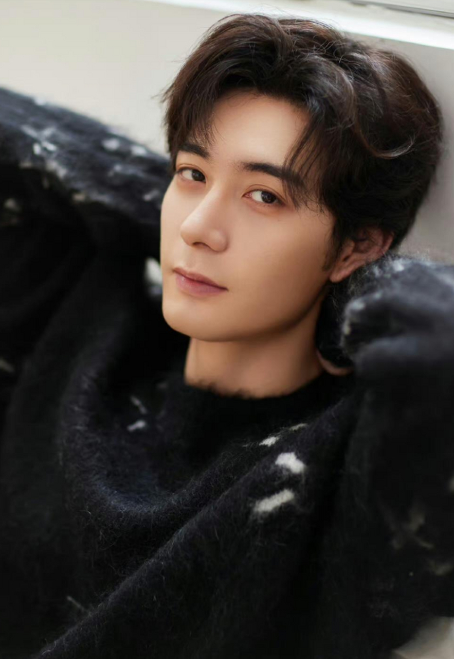 陈星旭看着阳光帅气,还真的有暖男的感觉