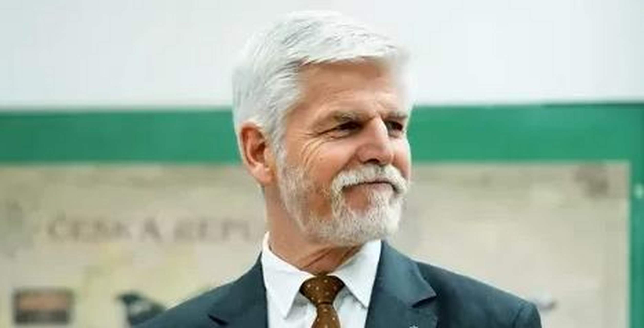 捷克总统彼得·帕维尔近日批准了14名捷克公民加入乌克兰武装部队