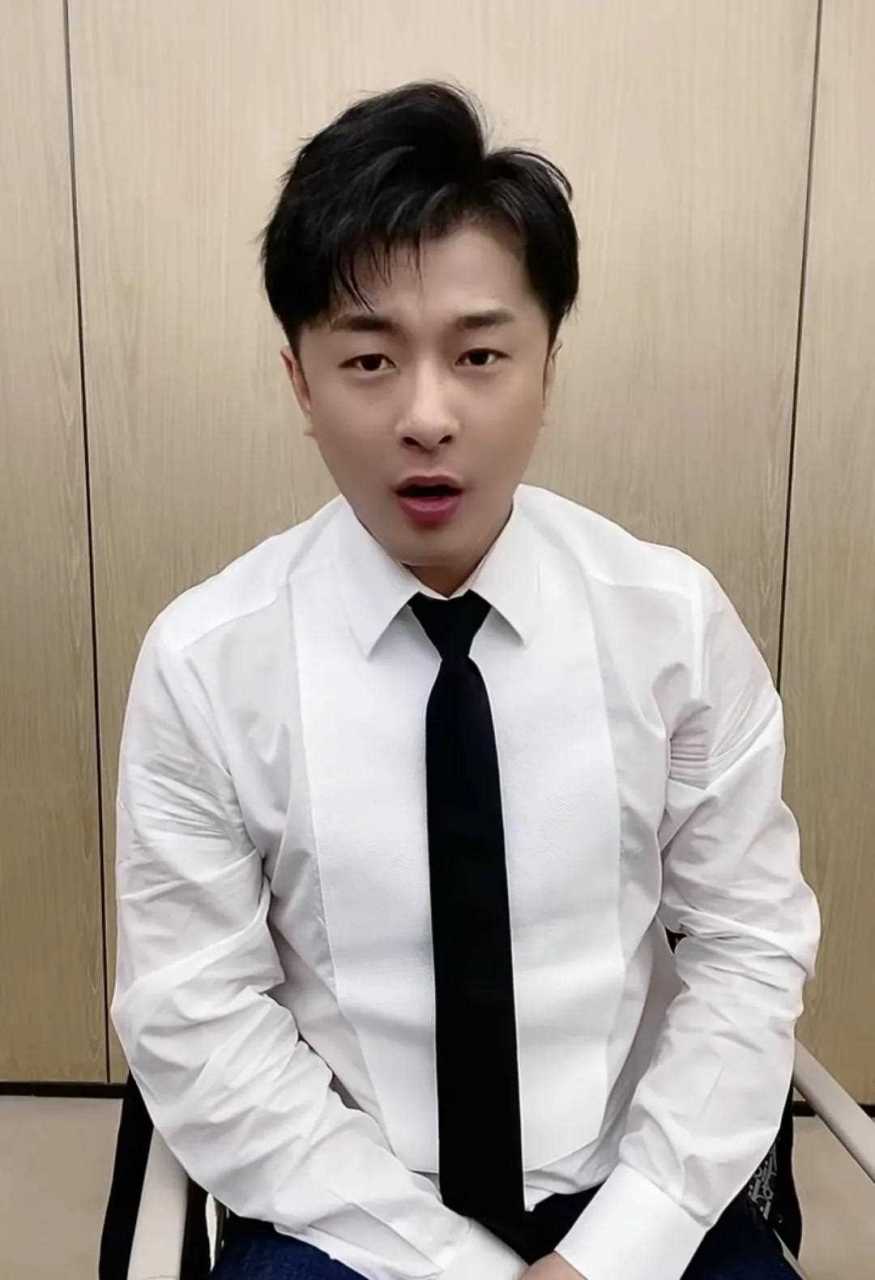 豪情龙哥开直播爆料,方丈的封号与辛巴没有一毛钱给关系!