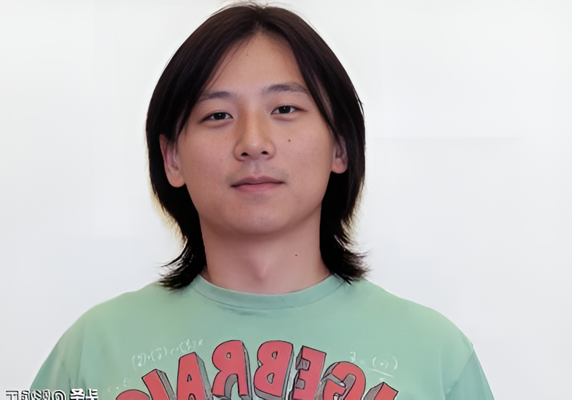 尹希是一位物理天才,公费留学生,曾在哈佛大学成为最年的物理教授!  