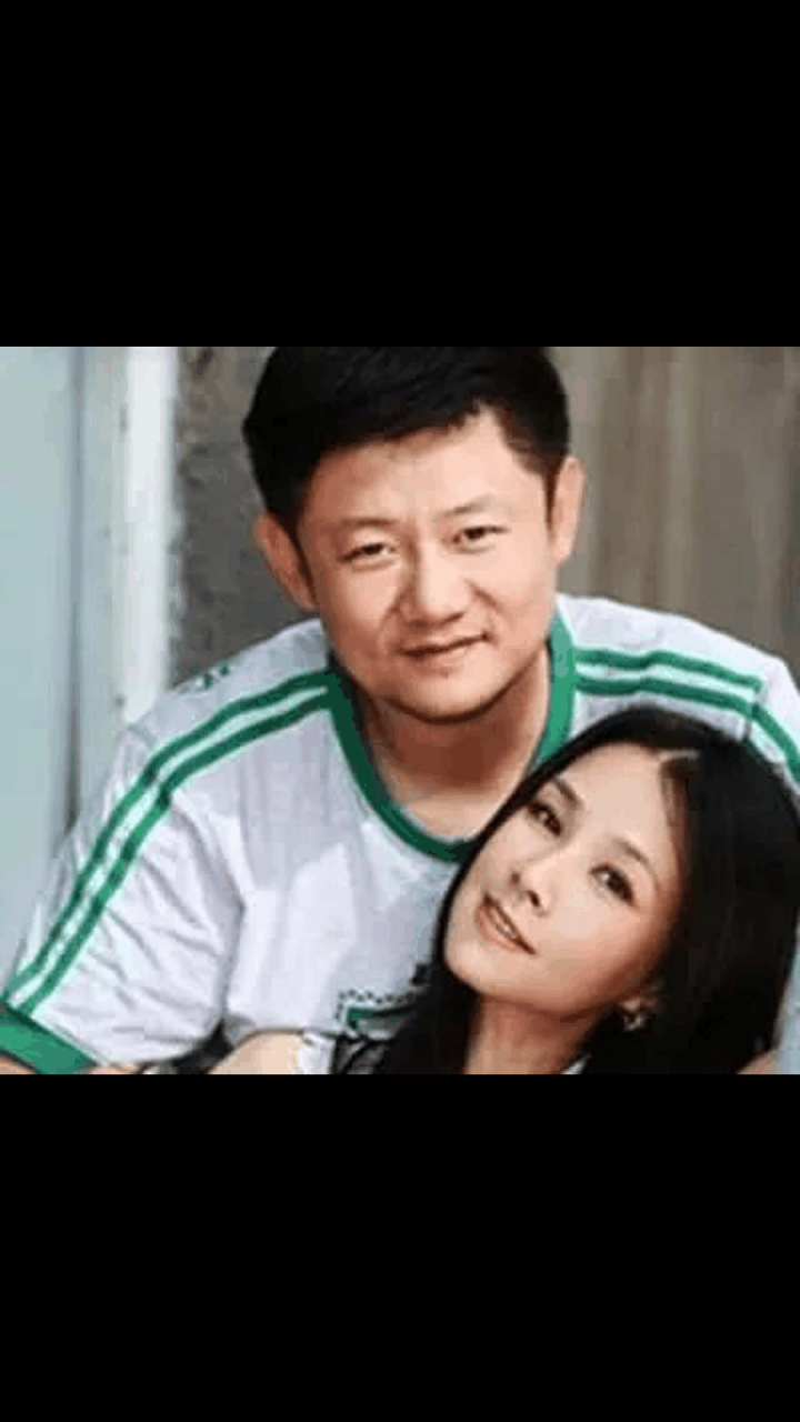 gif创作人# 著名演员吕中的全家福,儿子是导演,儿媳是影后,女儿是