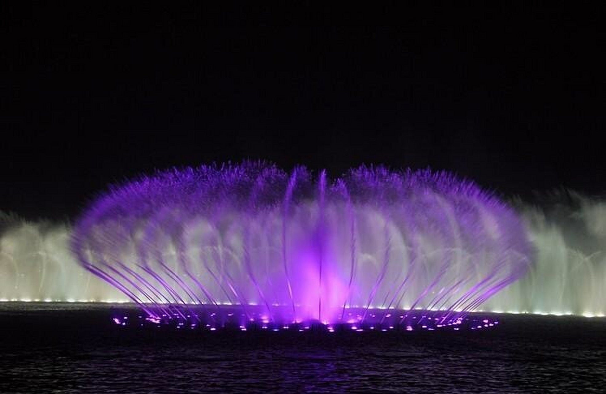 喷泉设计 大型人工湖灯光音乐喷 泉 可定制支持安装 电脑控制 音乐