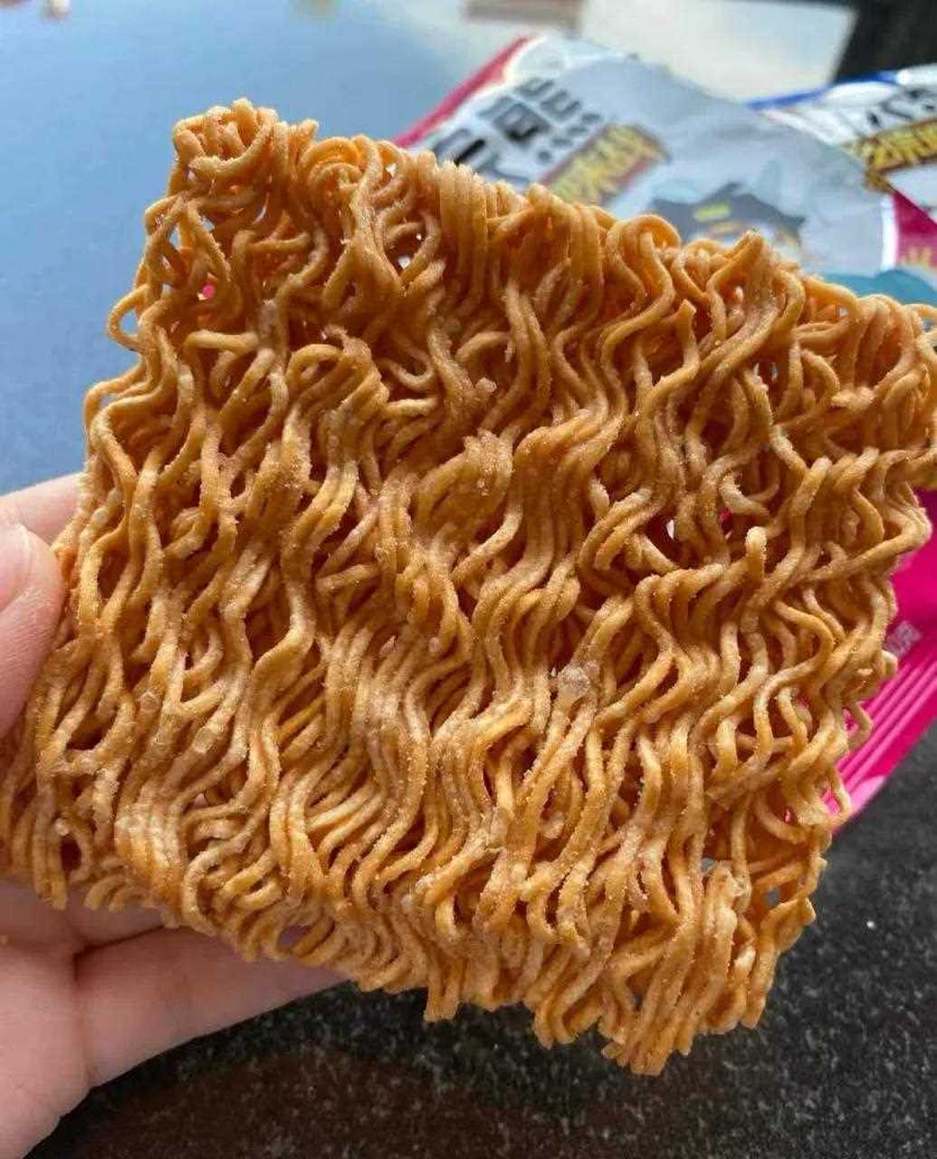 童年回忆之小浣熊干脆面 80后童年的回忆小浣熊一定占了重要的地位!