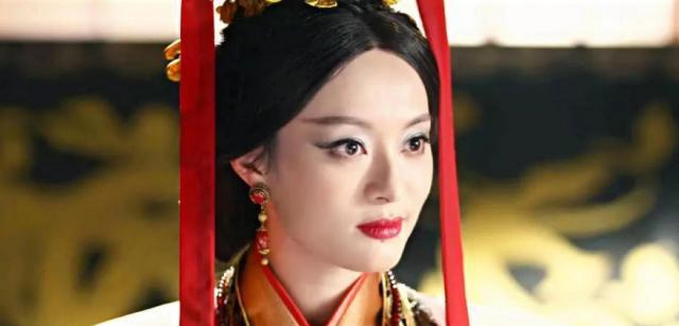 芈月是中国历史的第一位太后—秦宣太后,也就是秦始皇的高祖母.