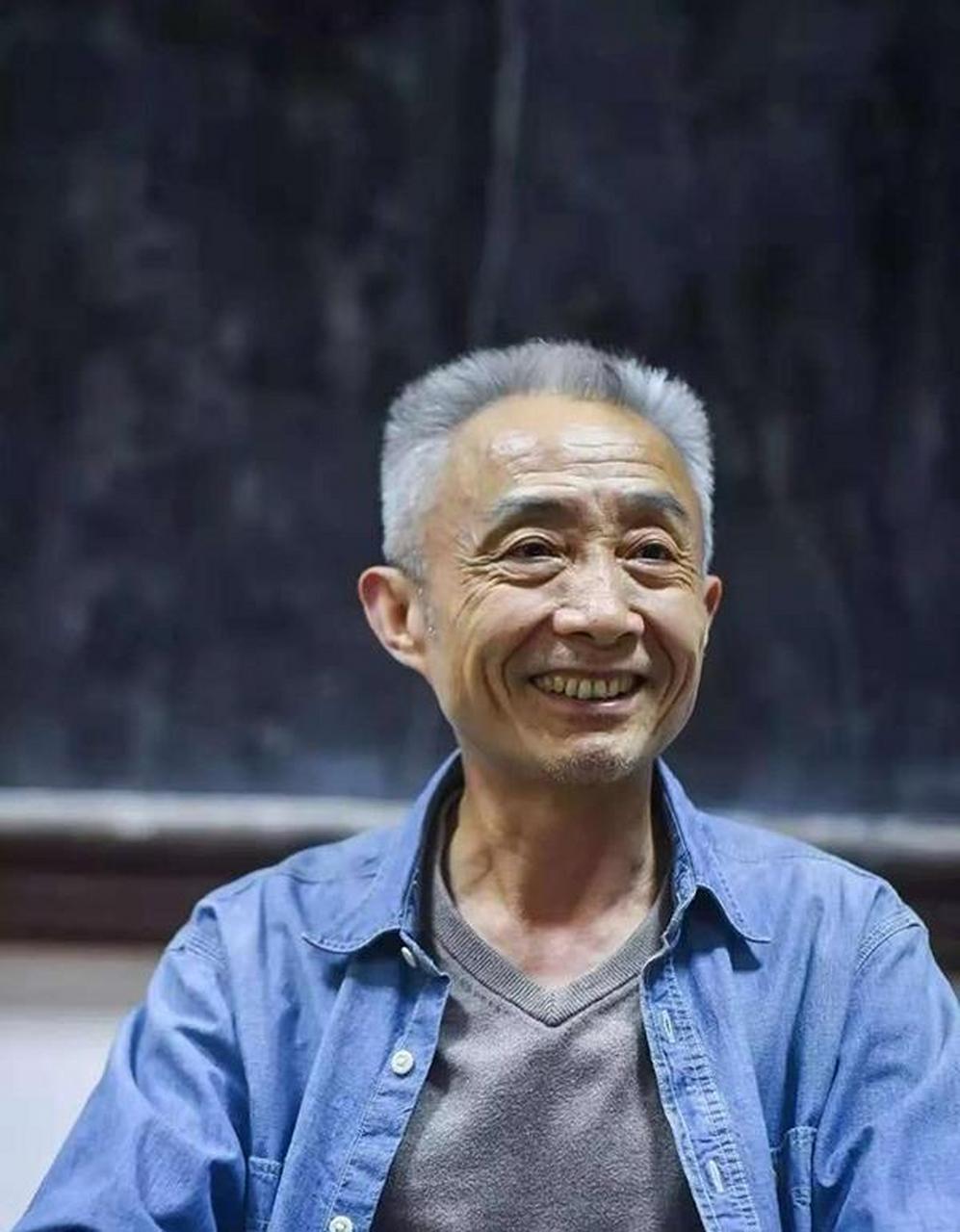 戴建业:只要是一个地方,是讲人情的地方,这个地方就不是个好地方,年轻