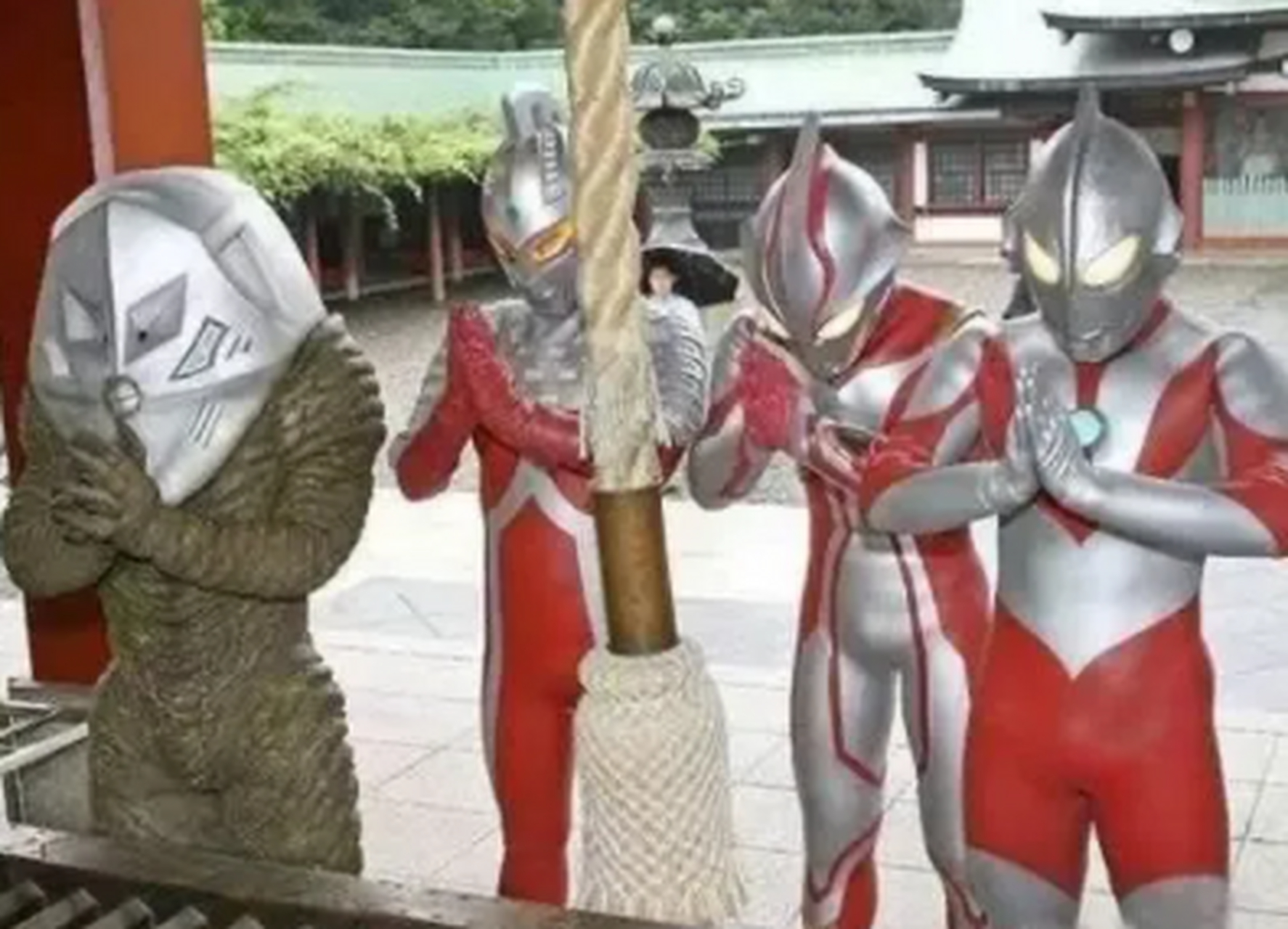 怎么连奥特曼都要来拜菩萨了