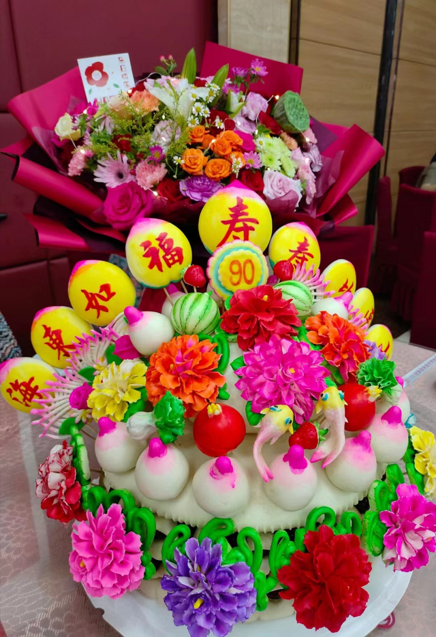 昨天是姨妈90岁生日[蛋糕]  历经近一个世纪,姨妈一生经历了许许多多