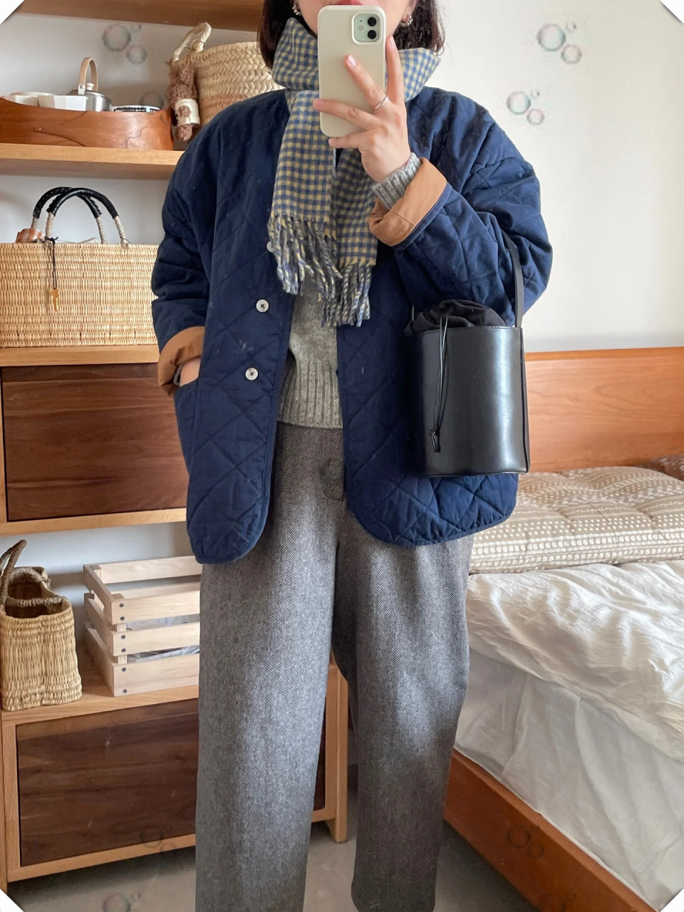 冬日暖阳藏青棉服的休闲诗篇  和大家分享一款我最近超级喜欢的藏青色