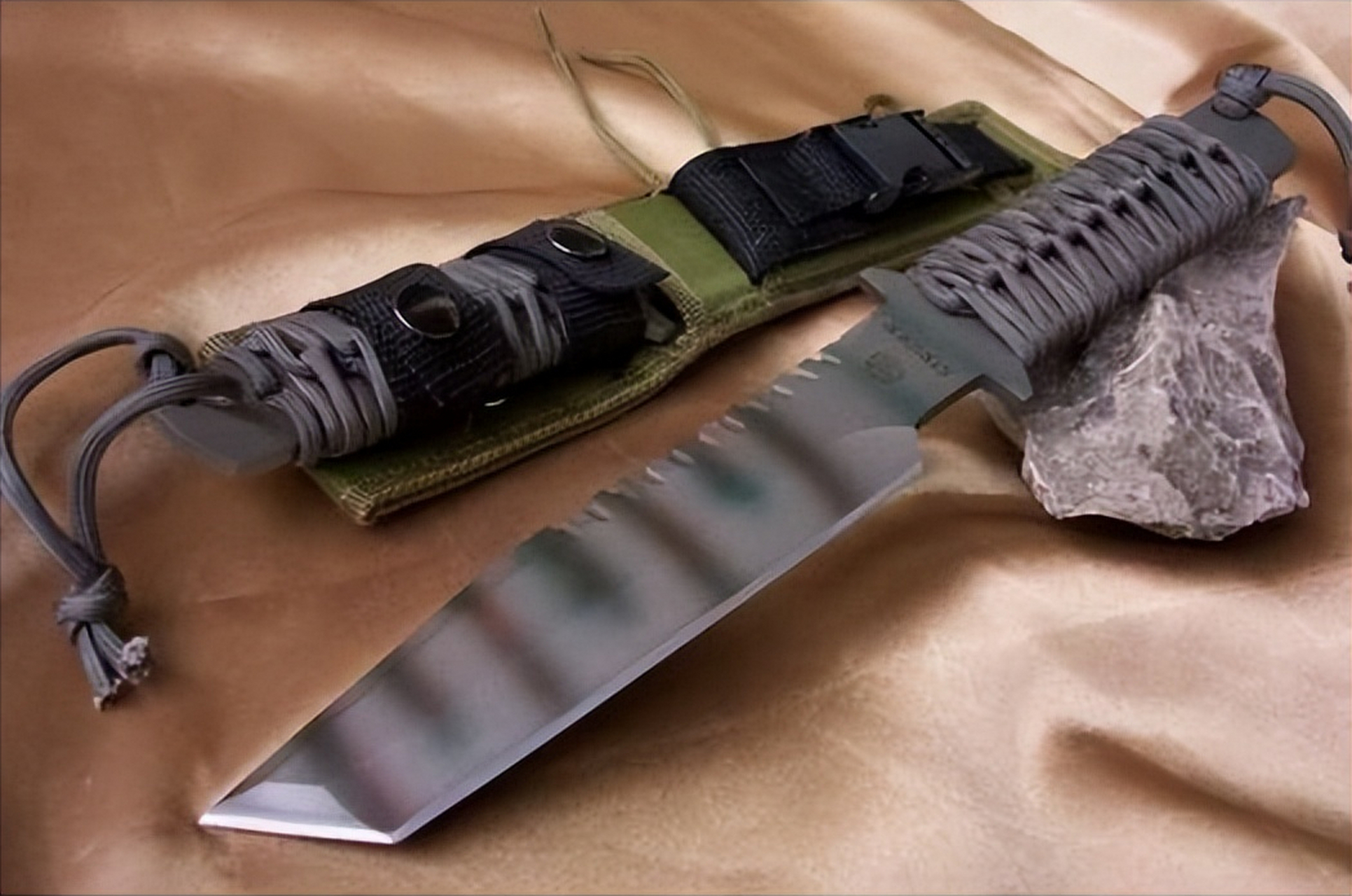 美军特种部队刀具,挺进者bnss战术直刀,简陋外表不掩强悍战力  挺进者