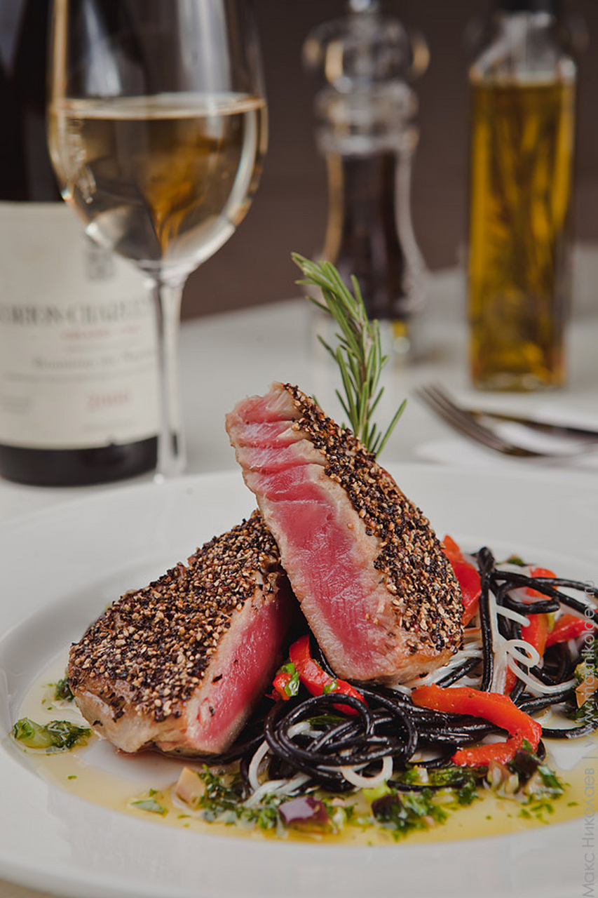 loveisafabricthatnaturewoveandfantasyembroidered爱情是一方织巾