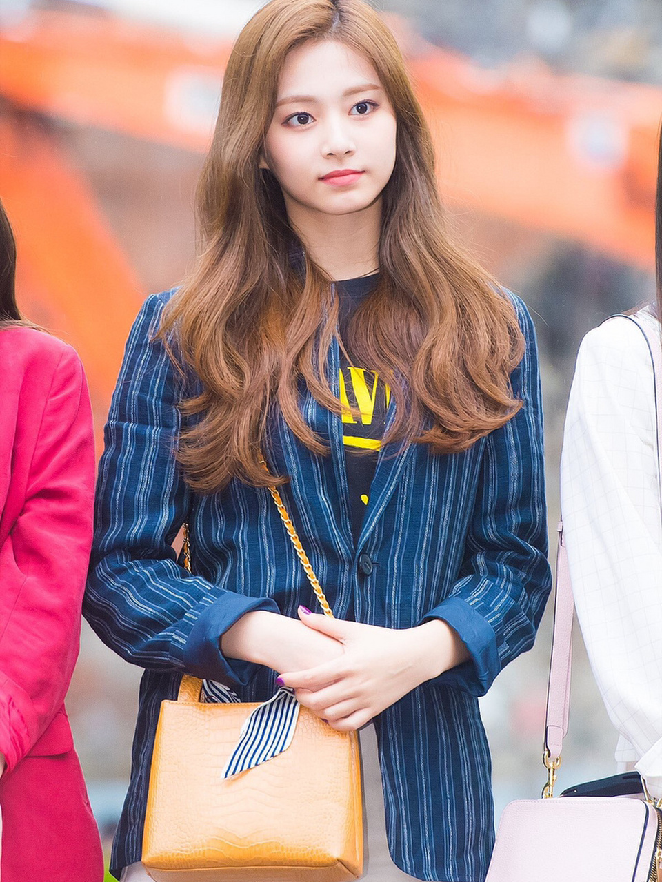 周子瑜私服穿搭 周子瑜的颜值在韩国特别吃得开 安静清纯的美貌 在