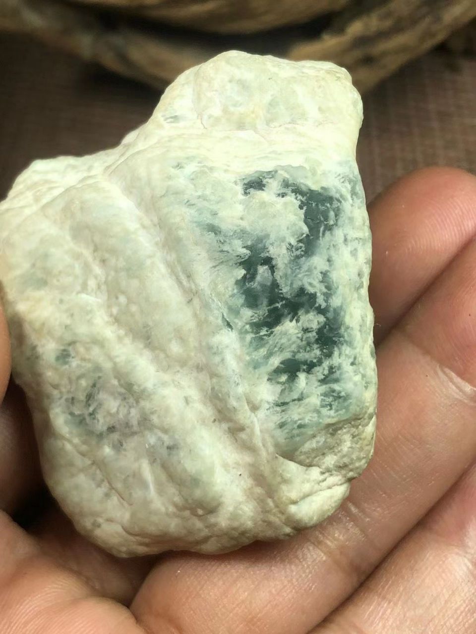 缅甸翡翠原石正场口# 缅甸翡翠原石正场口和巴山玉的区别吗?