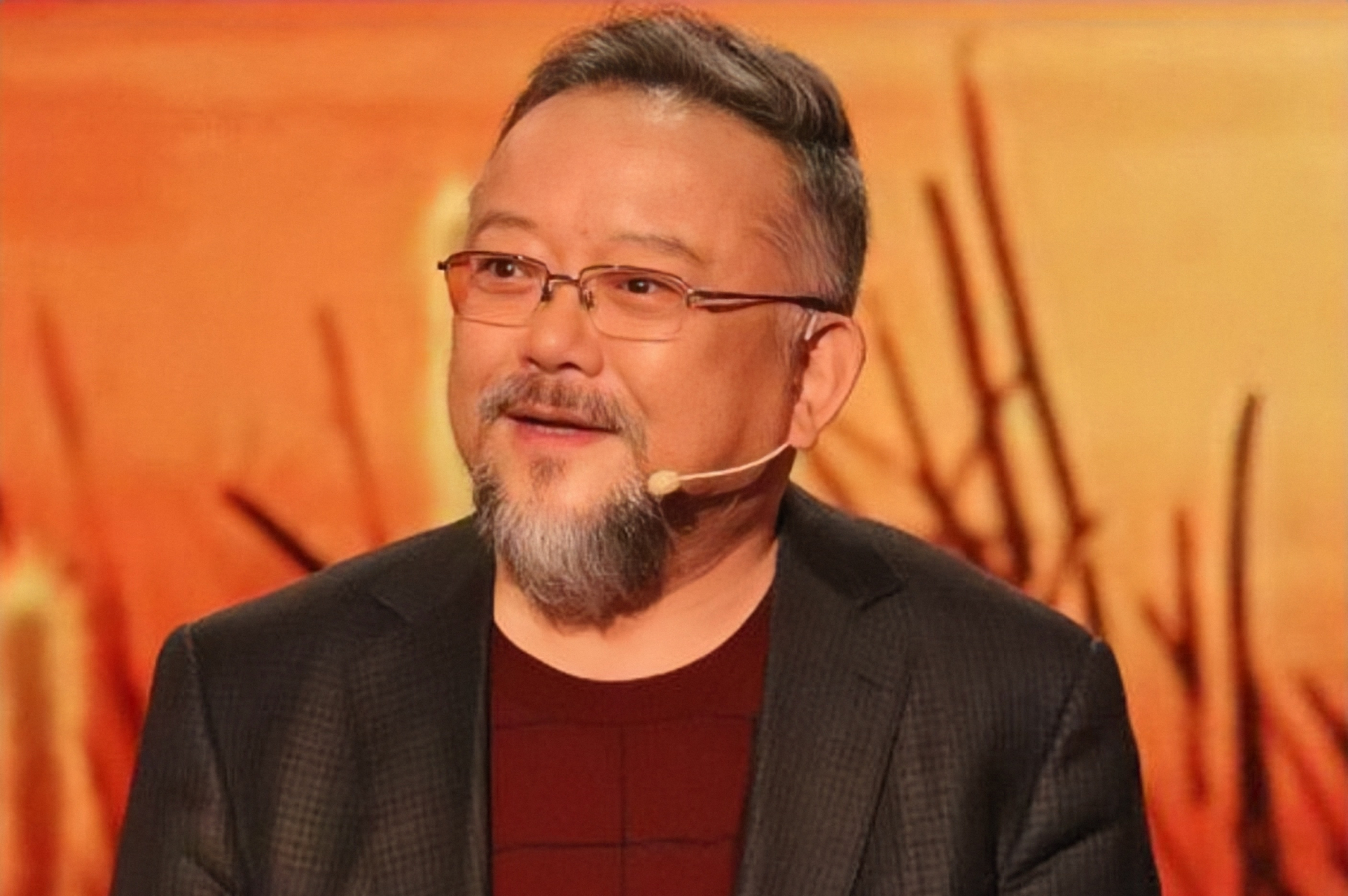 74岁老演员王刚解散粉丝群,被传移民国外,真相在这里.