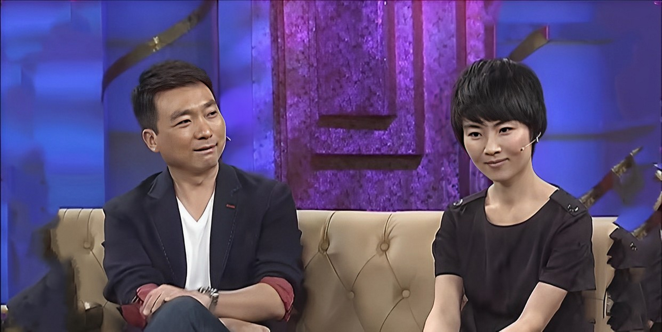 康辉当时只有二十五岁,英俊阳光,女友是他的大学同学,清纯美丽.