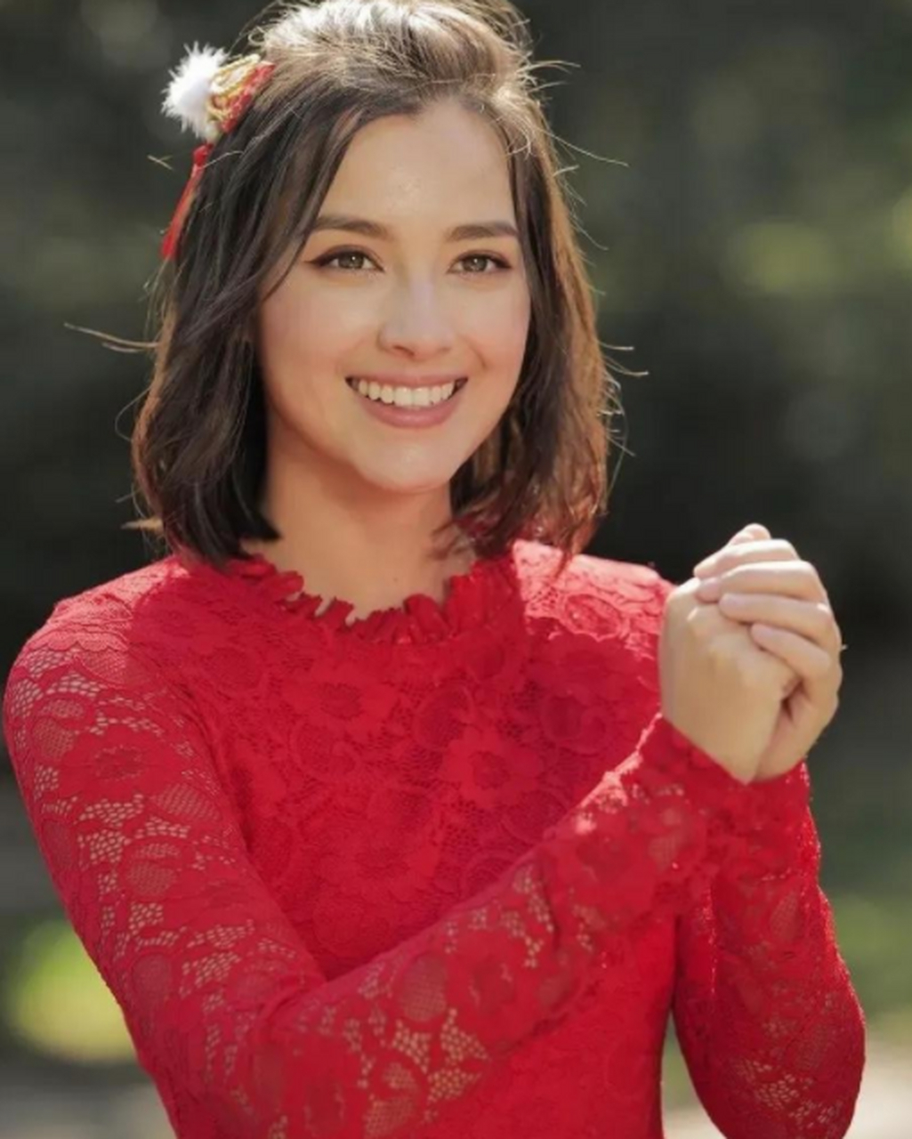 这是2020年香港小姐冠军谢嘉仪,虽然是中英混血,25岁之前一直在苏格兰