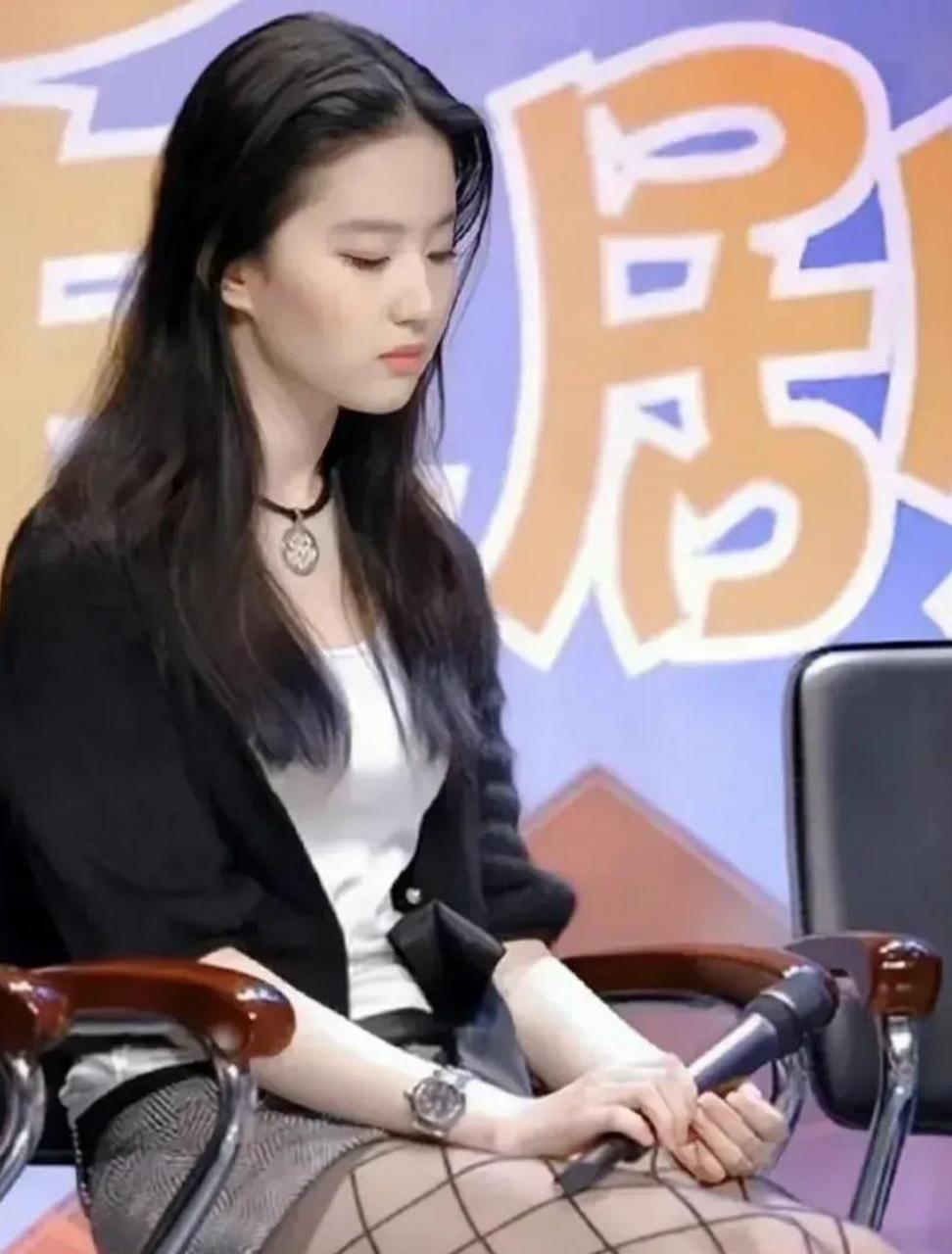 刘亦菲十九岁的时候,好可爱