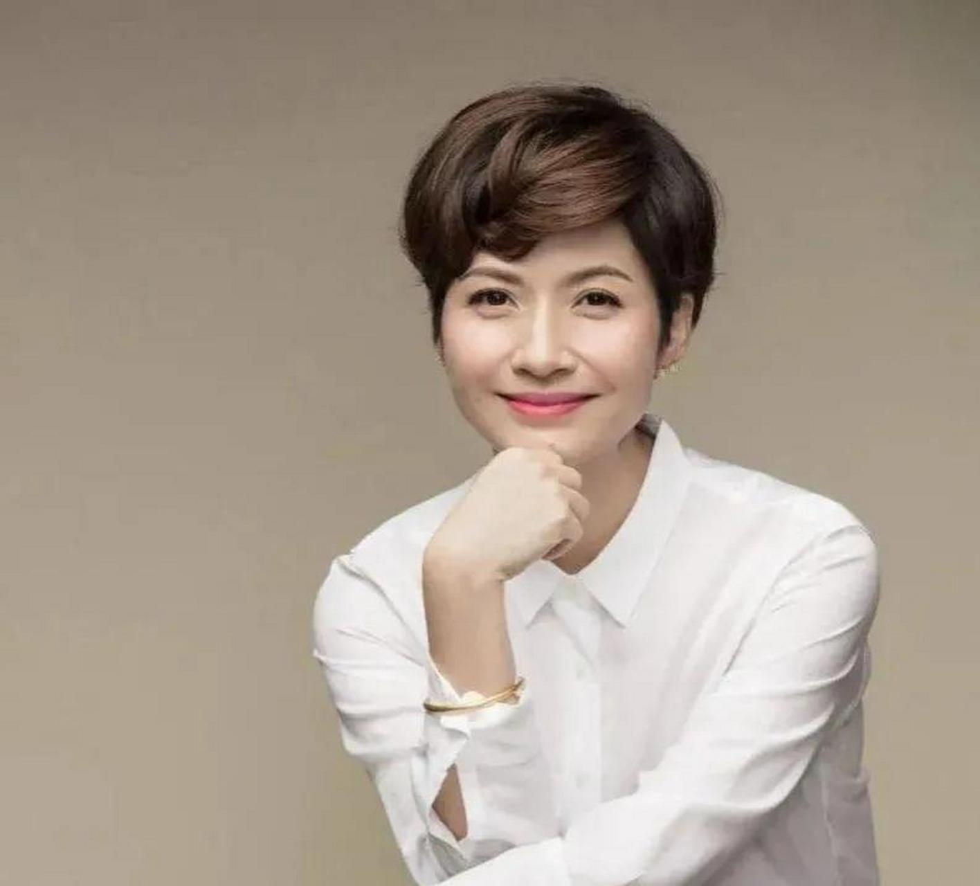 短视频平台断更三年之久的吉雪萍,近日终于更新了状态