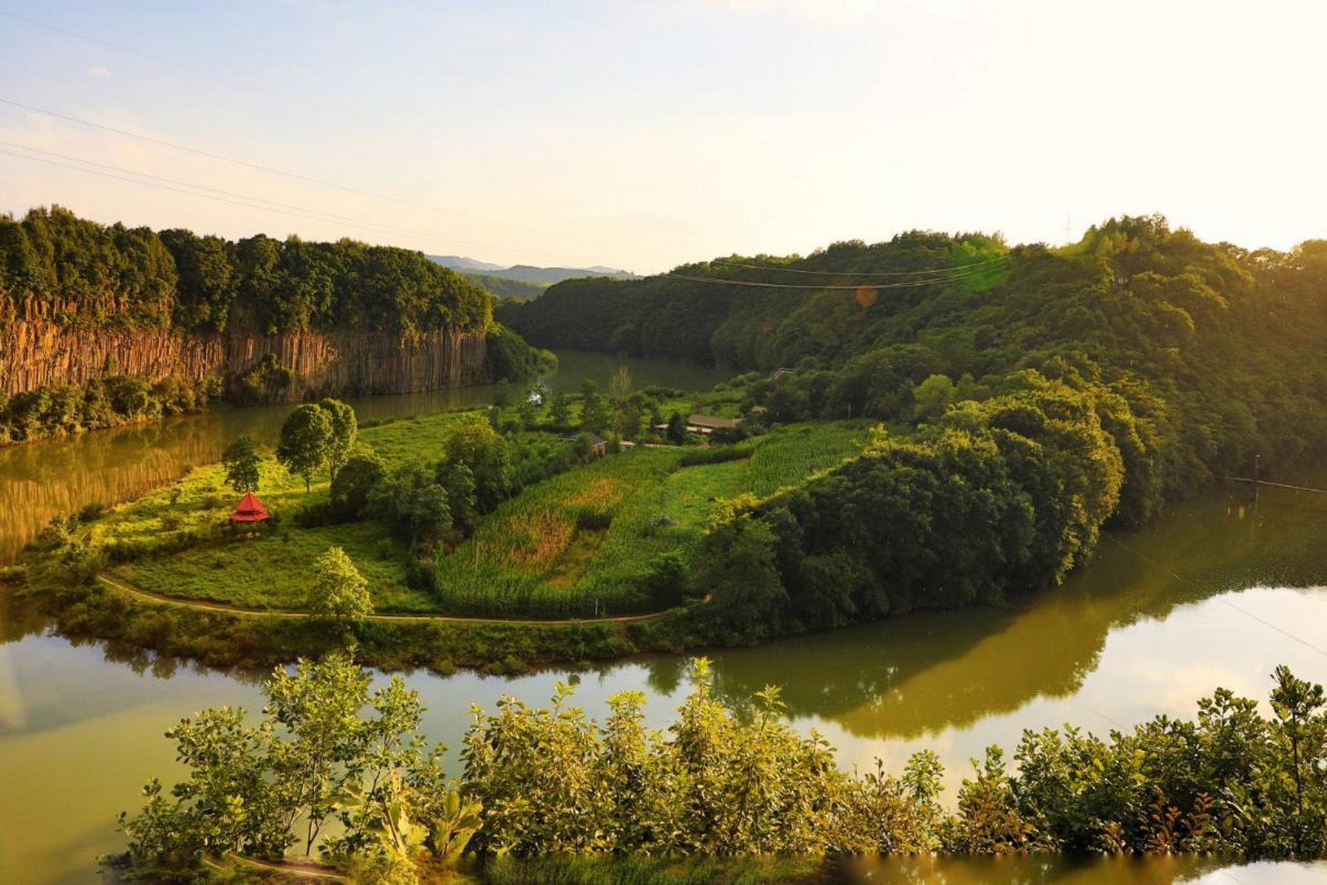 美好辽宁欢迎您# 【青山绿水】辽宁省宽甸满族自治县:浅秋的玄魏