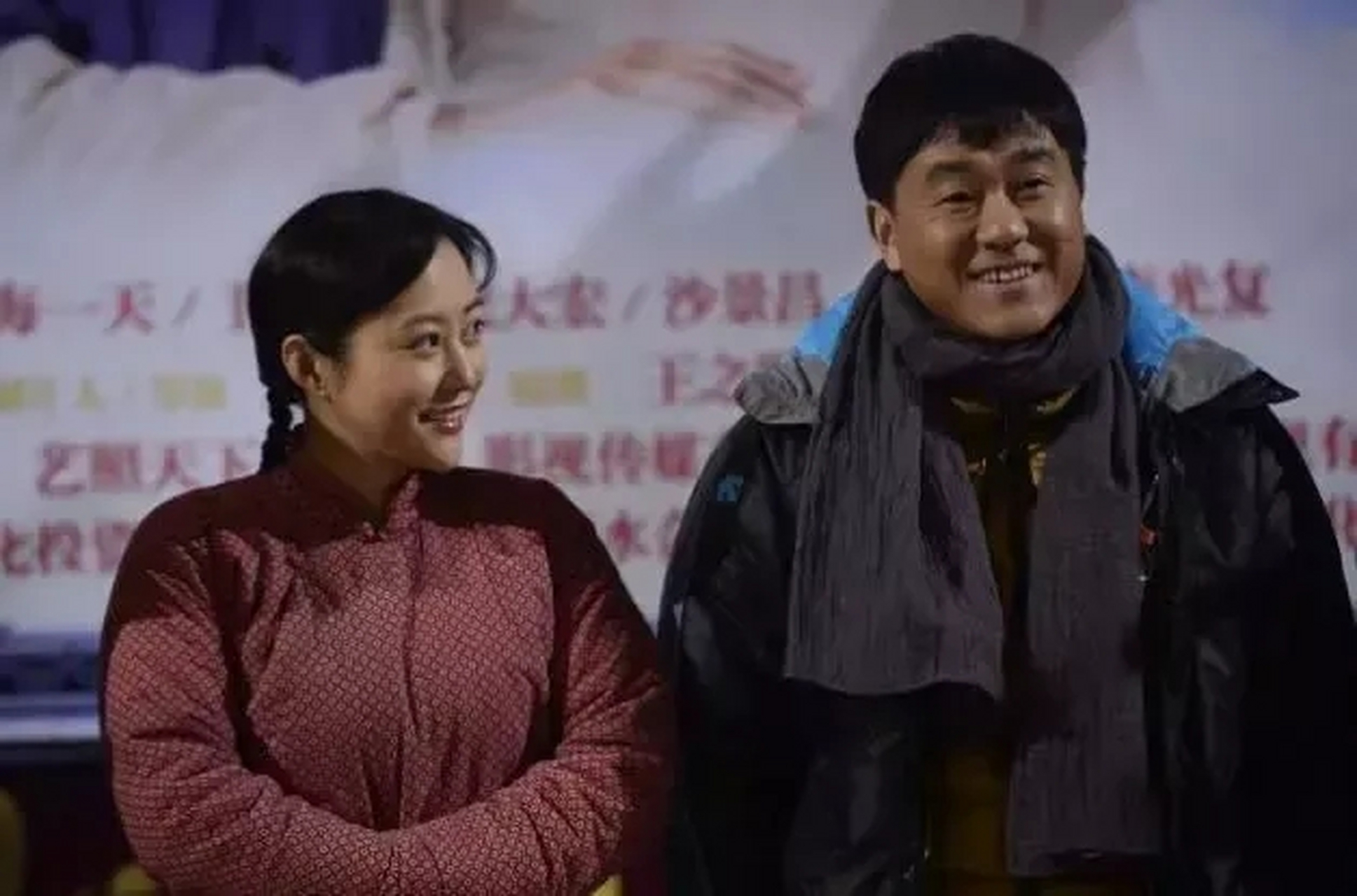 1997年,留学归来的女同学李海洋请何冰吃饭,李海洋说:我都29了,还没人