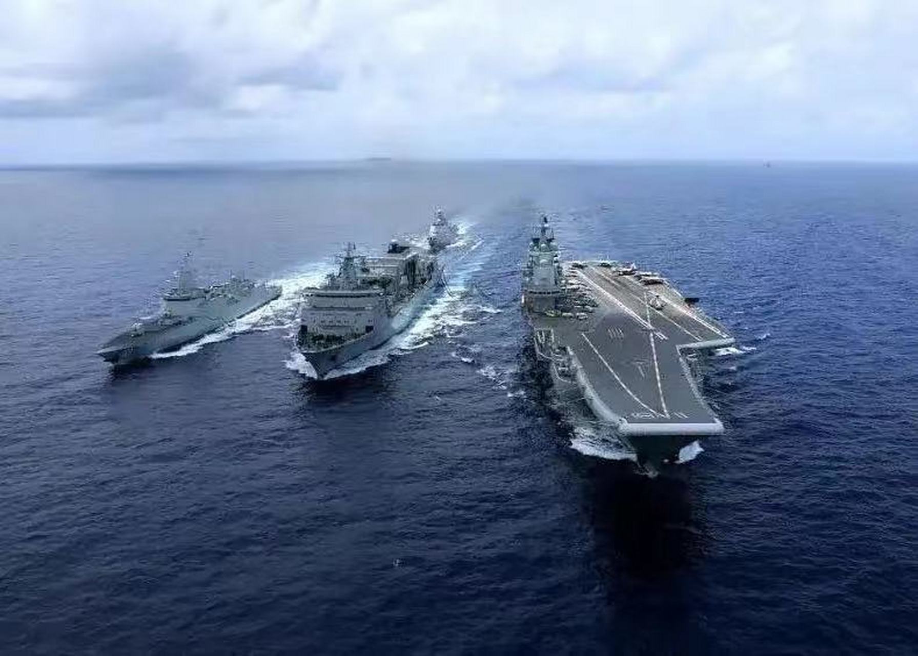 一,每天人员开销费,辽宁舰2600人,开销110万元.