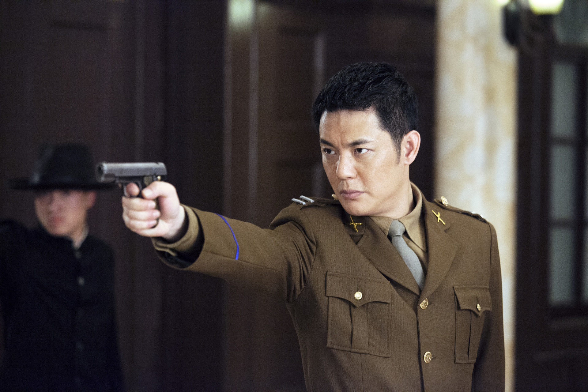 2017年,傅程鹏向结婚21年的发妻程愫提出离婚,他不要儿子,也不要财产