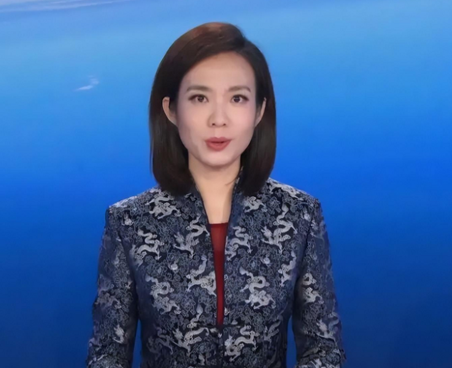 新闻联播美女主播宝晓峰,45岁仍未婚单身,情系家乡内蒙古 2020年9.