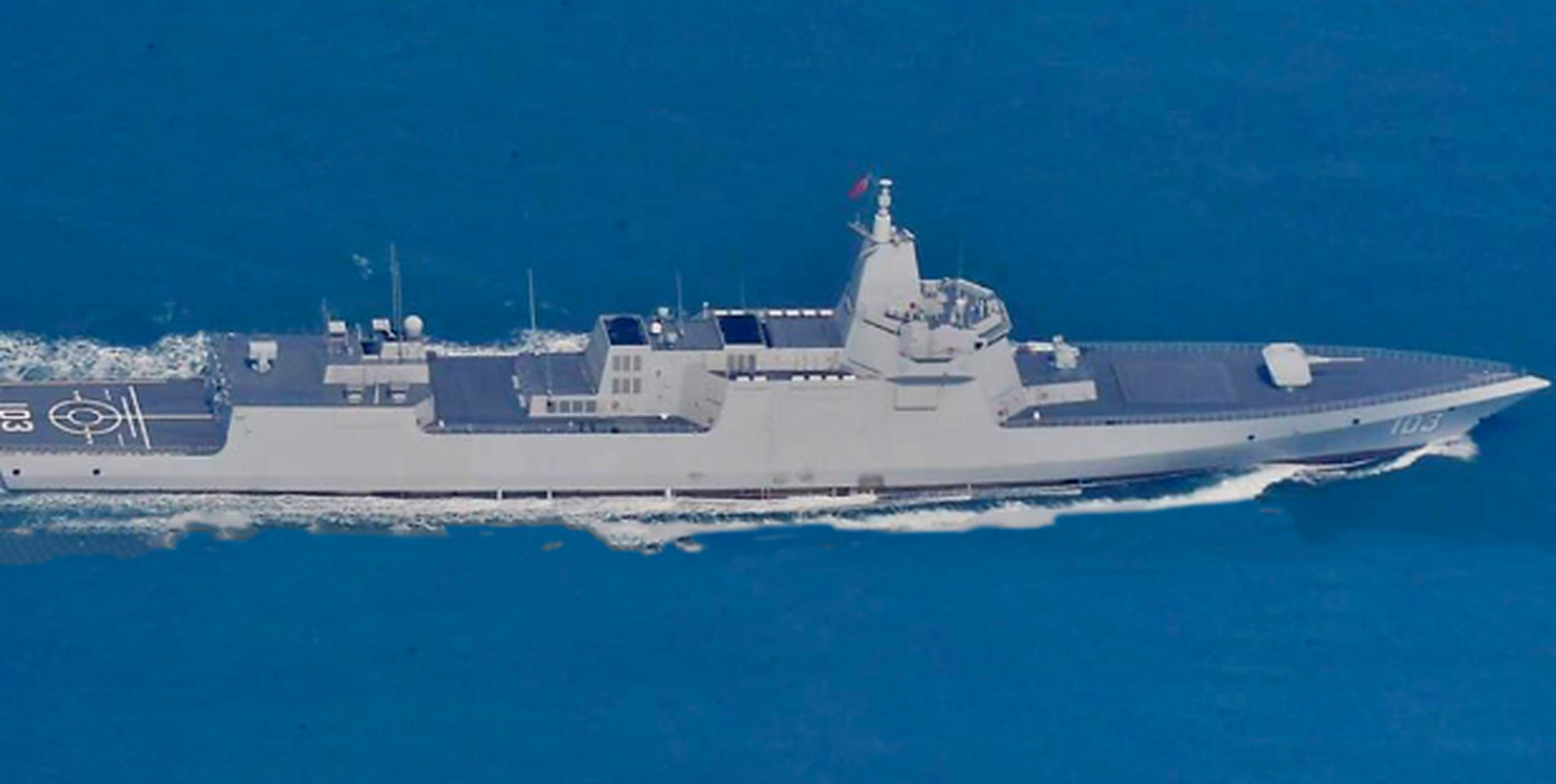 055驱逐舰现身台海后,美航母大幅后撤,鹰击-21的威力美军很明白!