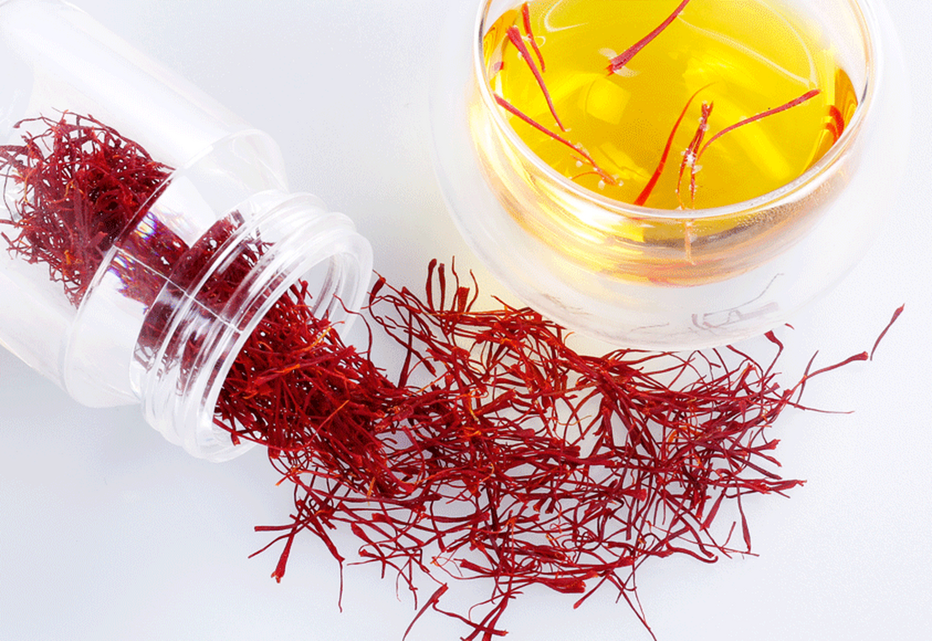 藏红花祛斑美白方法教你日常 使用藏红花祛斑,一般常见的方法主要就是