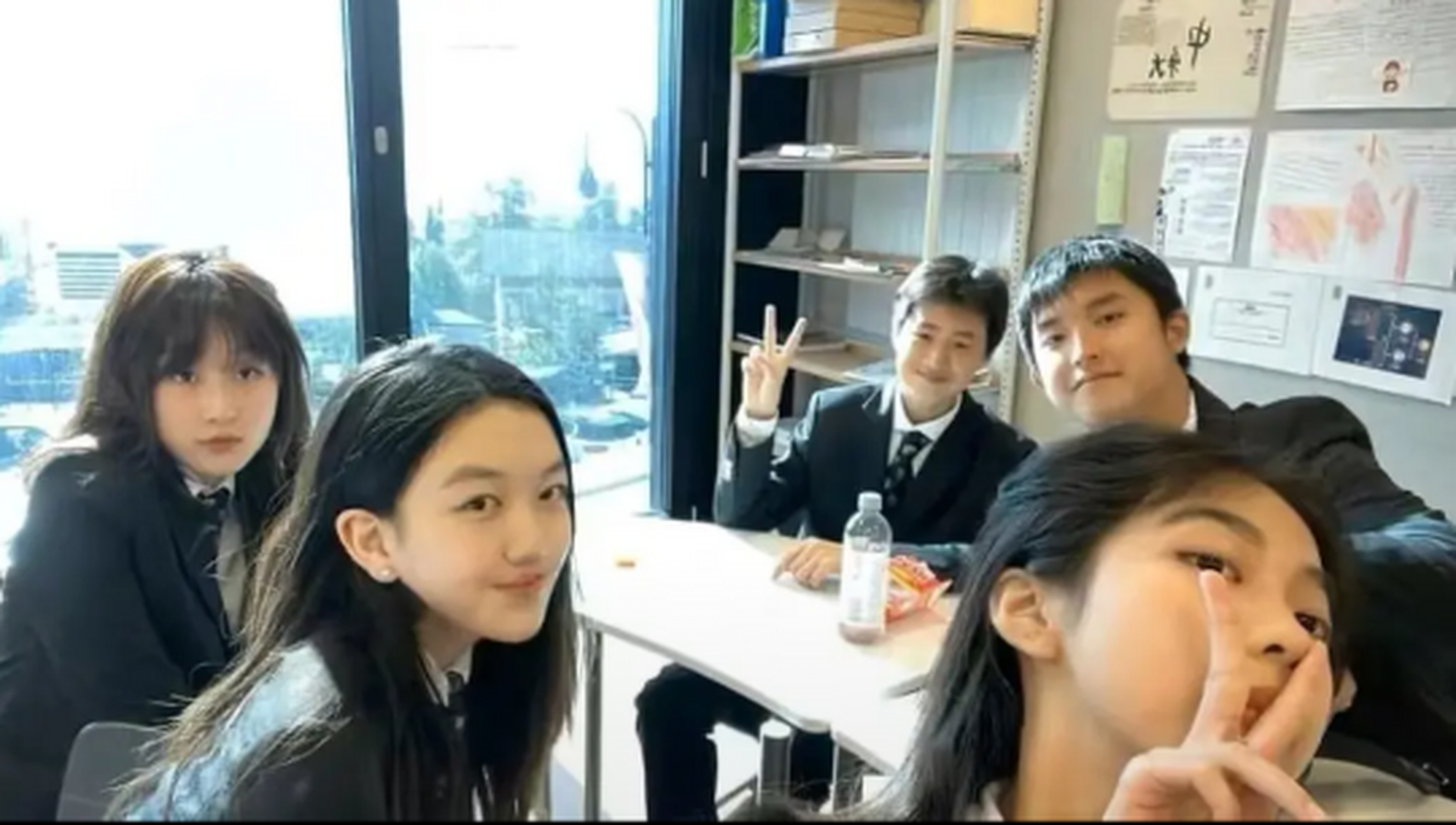 王菲的女儿李嫣的嘴唇恢复得非常好!