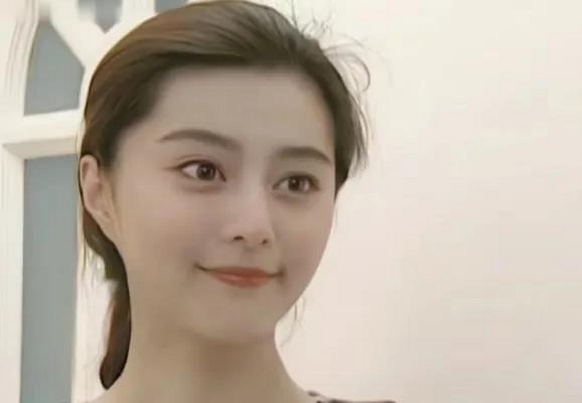 发现很多当红顶流女明星都没有耳垂,而且耳朵形状都很相似,范冰冰