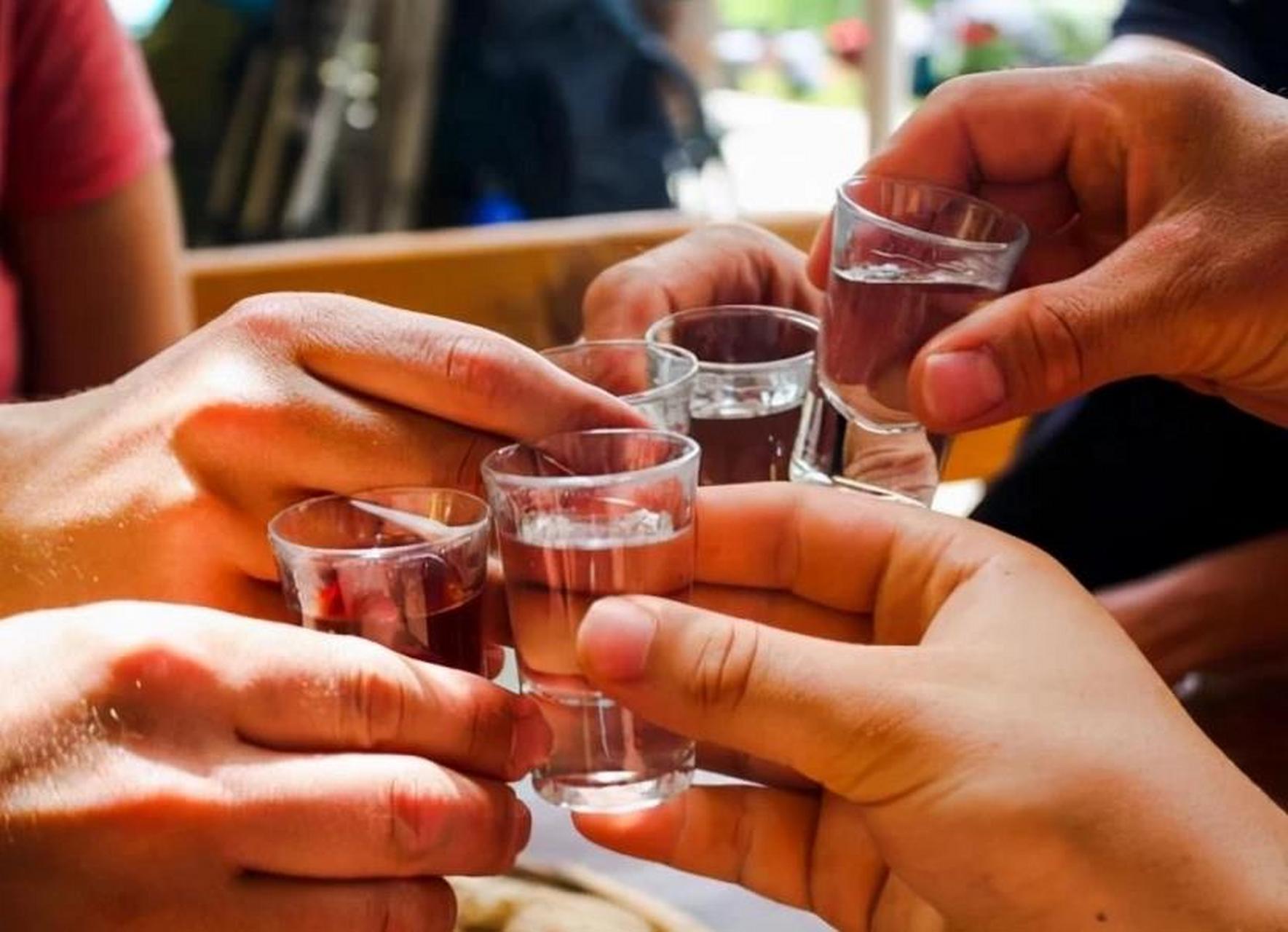 建议男人:酒桌上的规矩一定要牢记这5点,喝酒不丢面子还显人品!