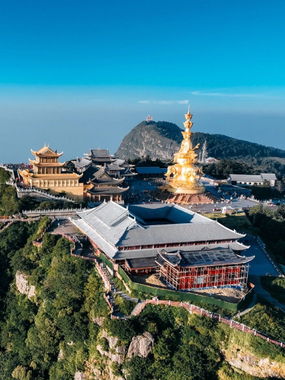 峨眉山乐山大佛两日游  你曾经体验过峨眉山和乐山大佛的魅力吗?