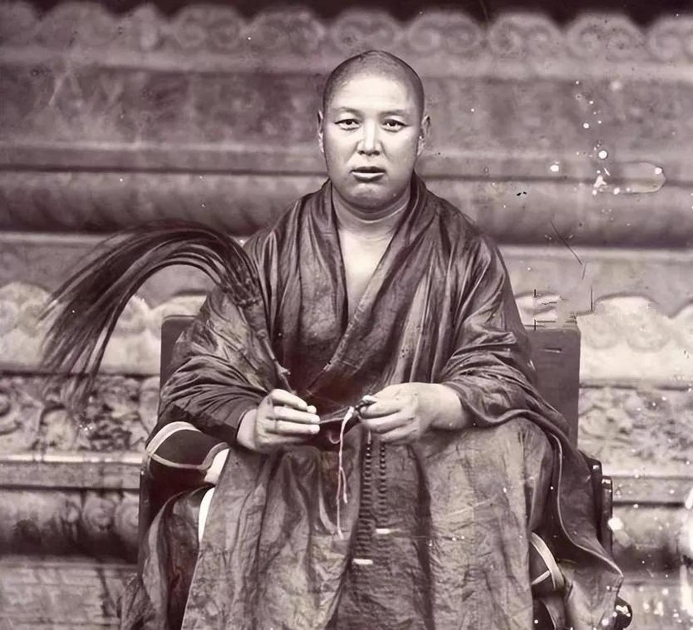 而和尚的串珠只是念