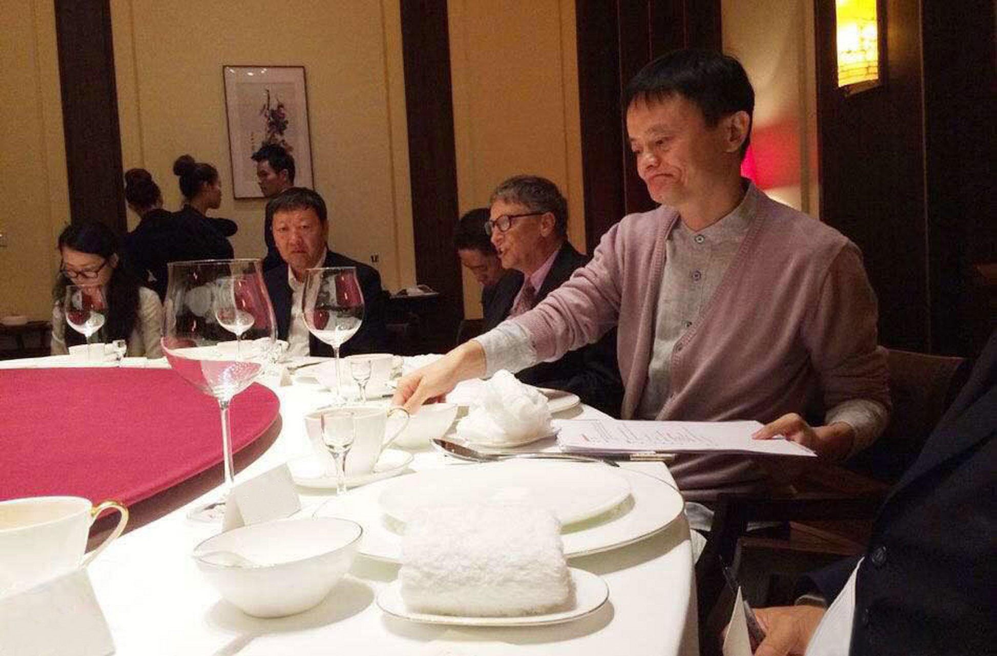 微软创始人比尔盖茨老照片:在京会见马云.一起用餐,谈论慈善事业.