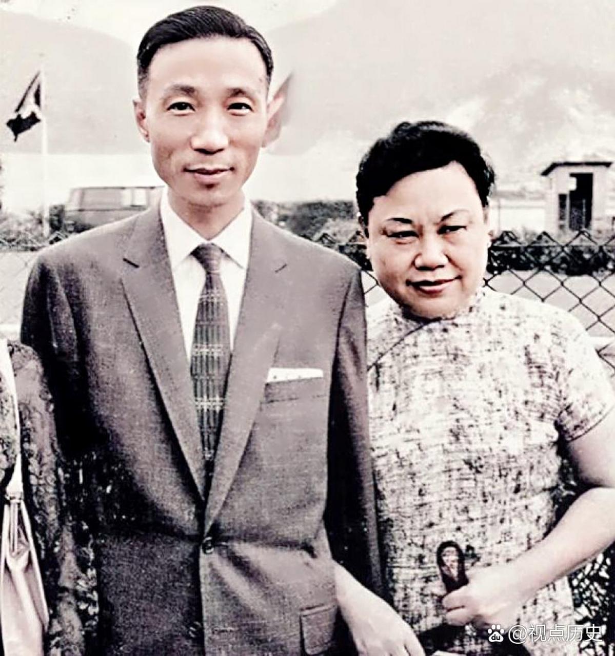 黄美珍原是邵逸夫好友余东璇的女朋友,一个是新加坡富豪,一个是新加坡