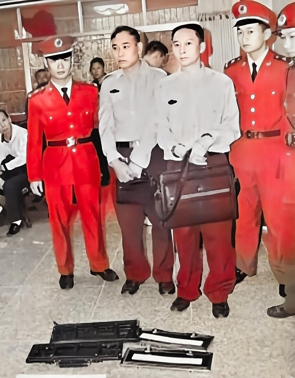 1993年,一张假军人郭荣喜的照片被逮捕!此时的他,身上还穿着一身军装.