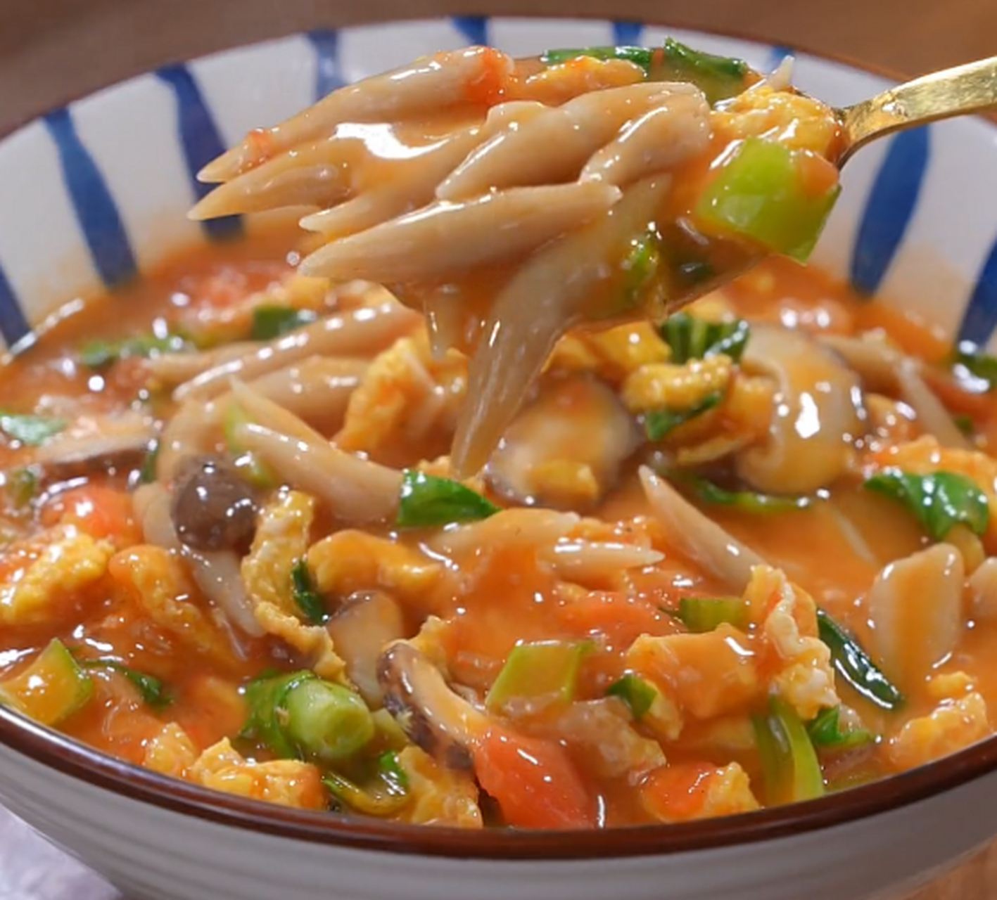 西红柿面鱼孩子可爱吃了,每次做这个都吃光光,做法