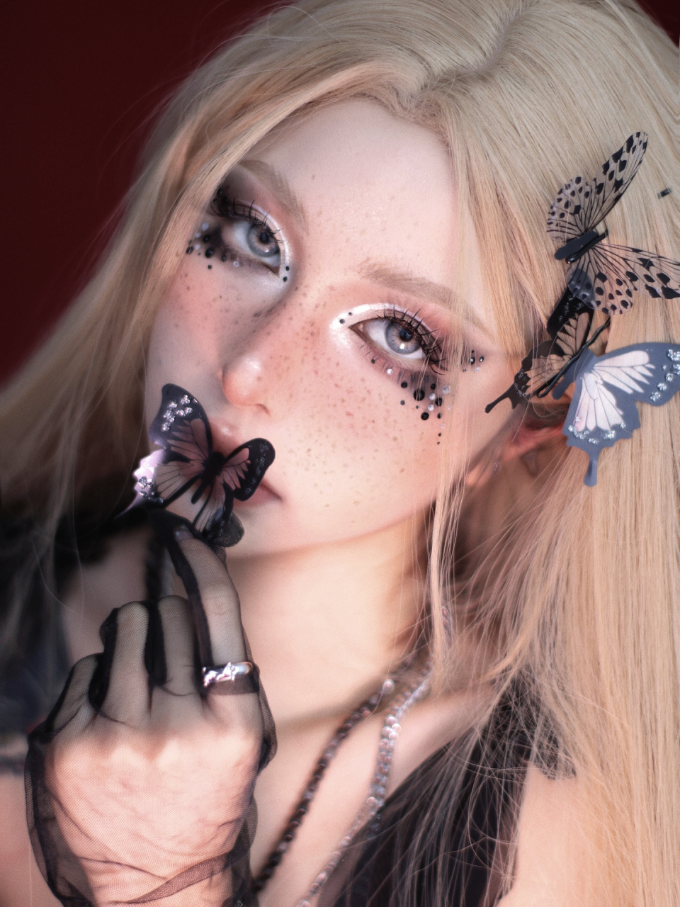 black diamond碎钻黑蝴蝶 一个很简单的黑化蝴蝶妆 眼妆是蝶翅状的小