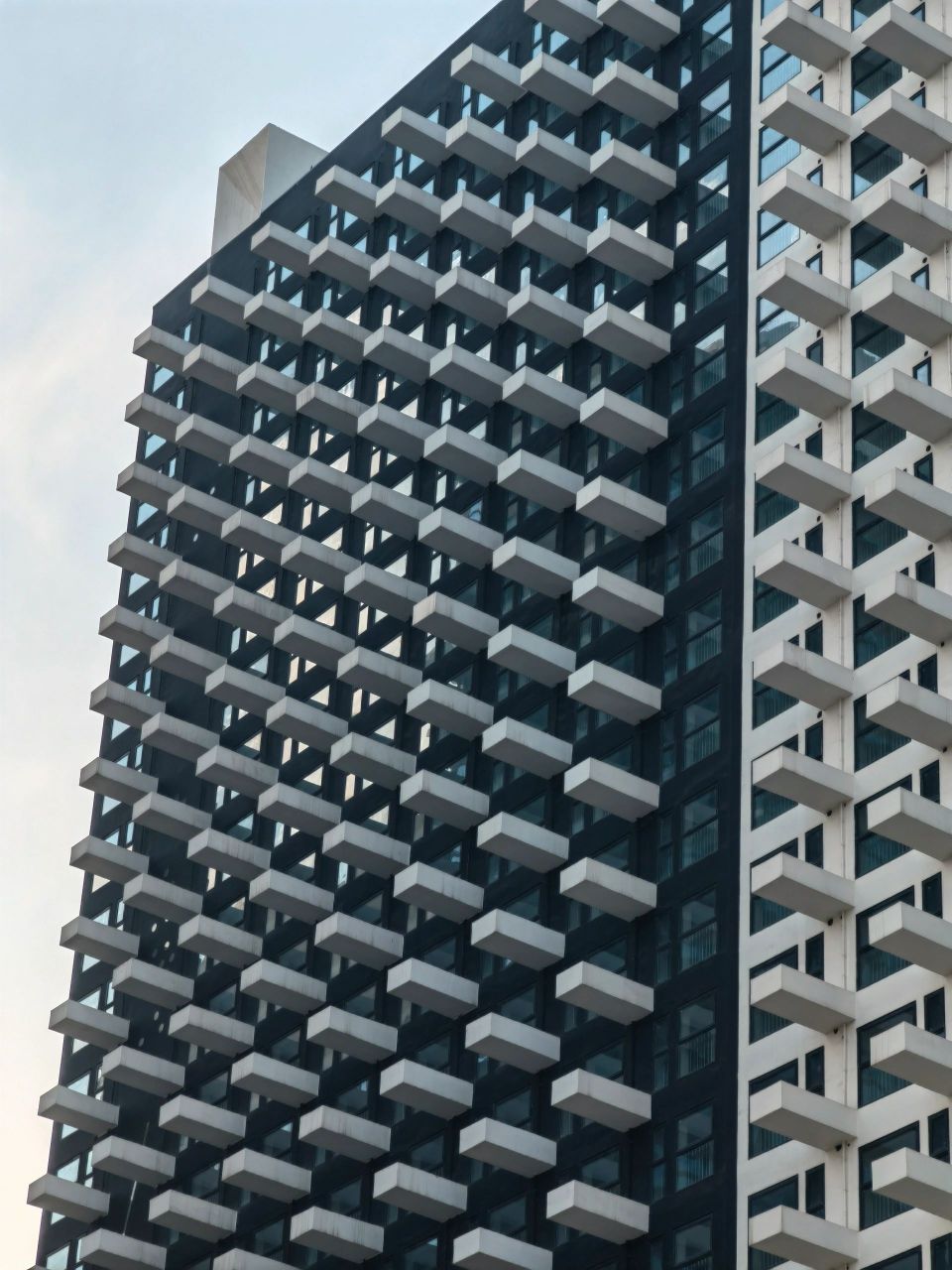 北京最怪建筑之首 莲石路上一大奇观.学名:莲熙嘉园.