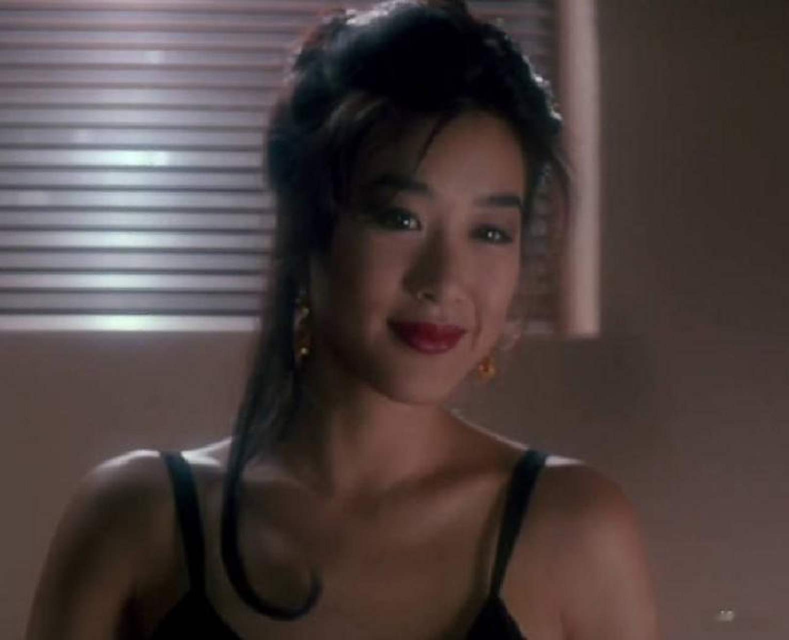 当年的香港小姐钟丽缇到底有多美呢?