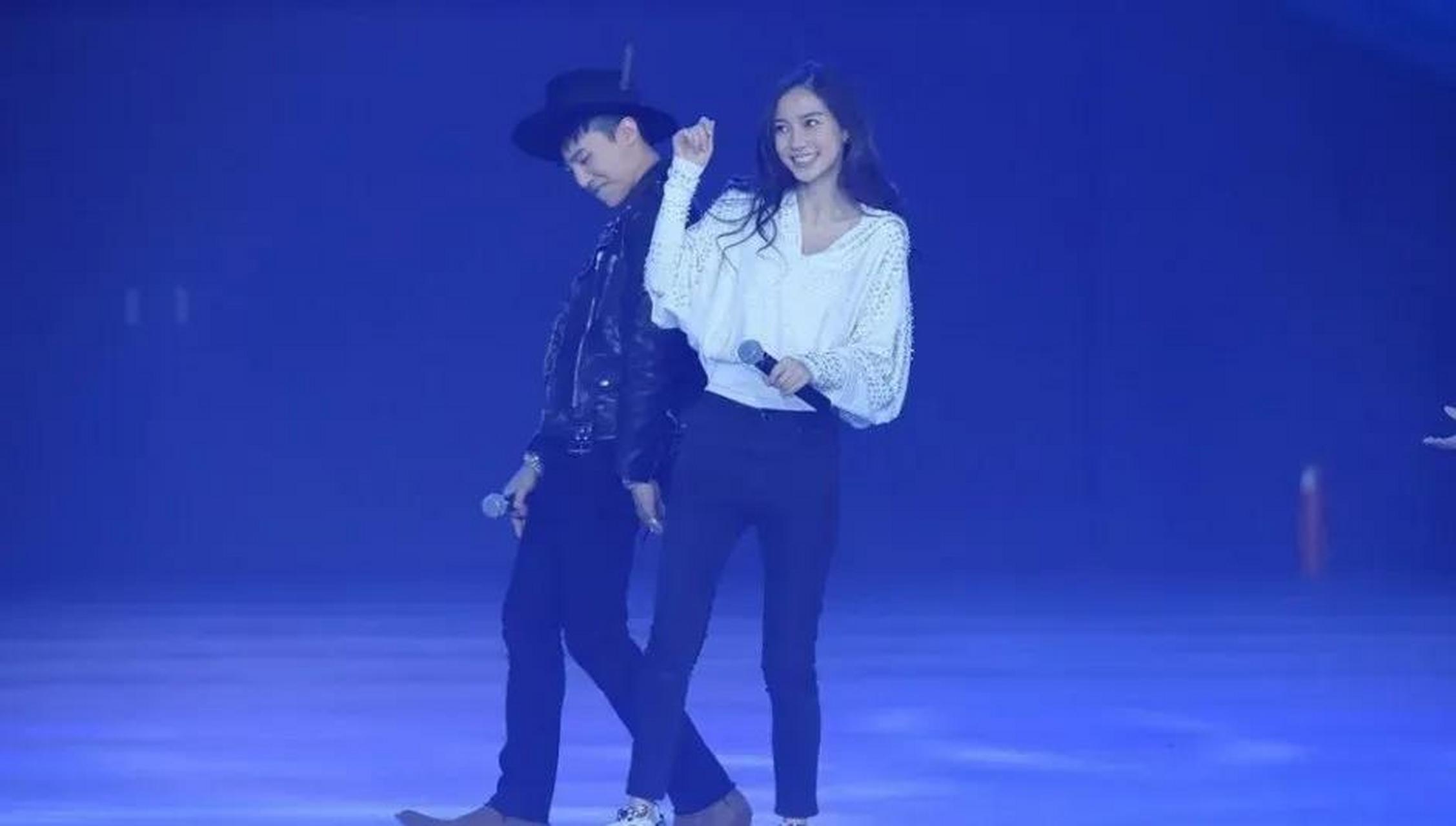 百家号星火计划# angelababy和权志龙同框,高兴的合不拢嘴!