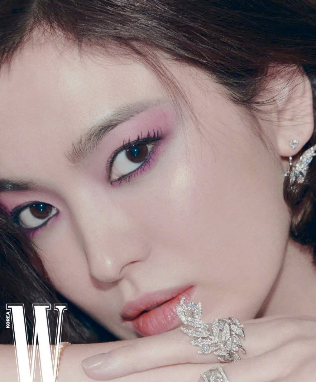 宋惠乔#宋慧乔×w korea |  2021年度杂志大片发布,乔姐一改温柔浦适